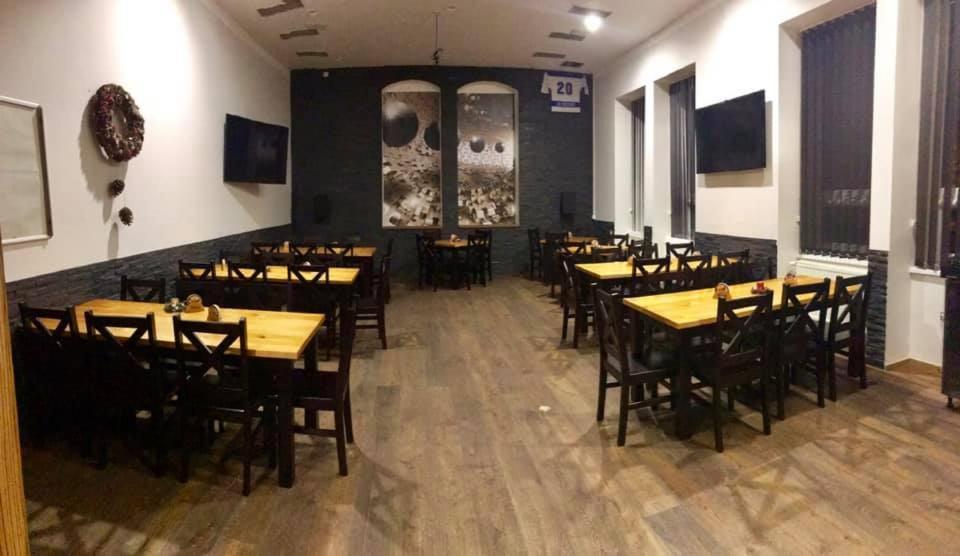 Sokolovna Trutnov Hostel Екстериор снимка
